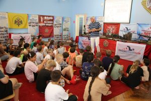 Уроки мужества и патриотические выставки прошли в Астраханском детском лагере «Чудотворы»